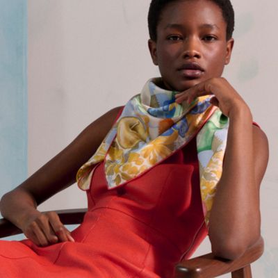 女性用シルクのセレクション | Hermès - エルメス-公式サイト